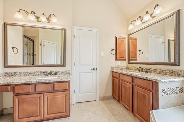 2411 Linden Bluff Court, Sugar Land, TX 77479