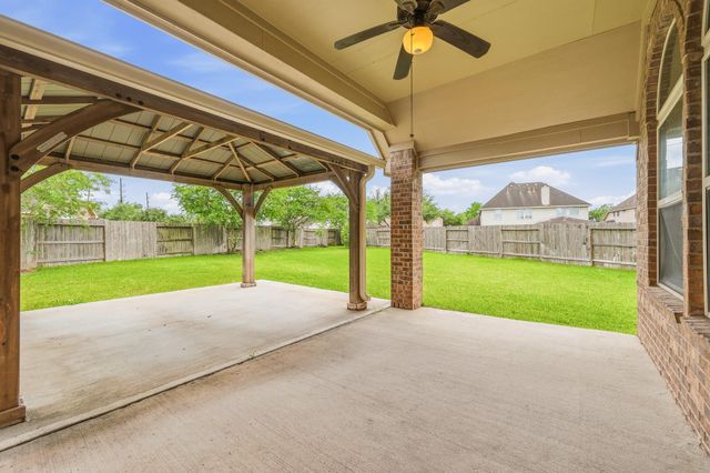 2411 Linden Bluff Court, Sugar Land, TX 77479