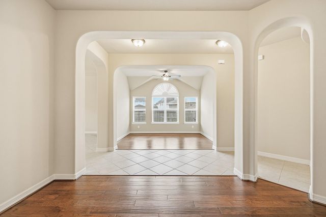 2411 Linden Bluff Court, Sugar Land, TX 77479