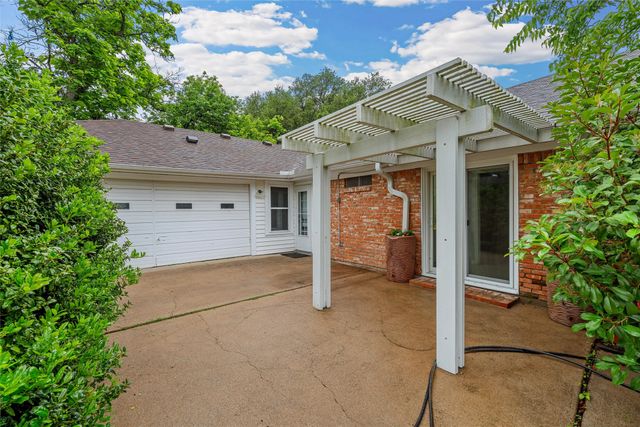 3301 Loma Vista Drive, Waco, TX 76708