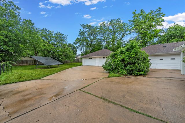 3301 Loma Vista Drive, Waco, TX 76708