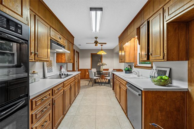 3301 Loma Vista Drive, Waco, TX 76708