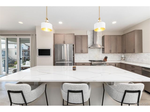 8945 Ramblestone St, Highlands Ranch, CO 80129