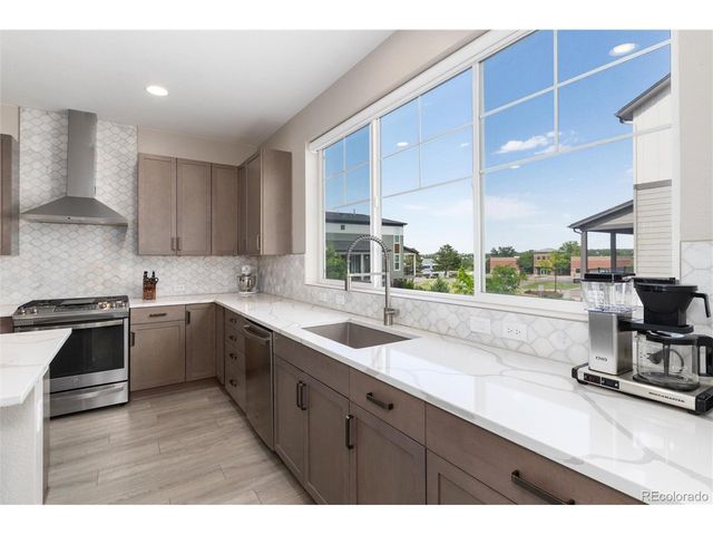 8945 Ramblestone St, Highlands Ranch, CO 80129