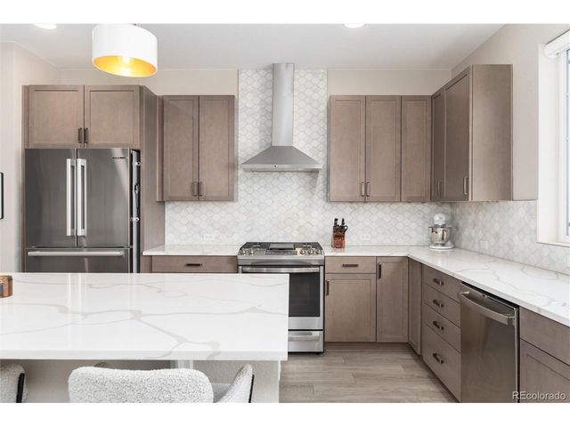 8945 Ramblestone St, Highlands Ranch, CO 80129
