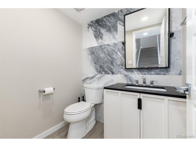 8945 Ramblestone St, Highlands Ranch, CO 80129