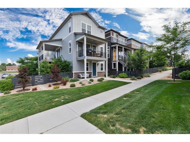8945 Ramblestone St, Highlands Ranch, CO 80129