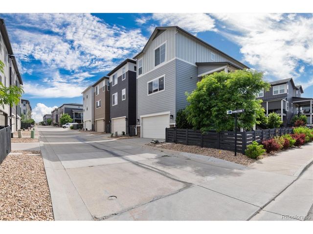 8945 Ramblestone St, Highlands Ranch, CO 80129