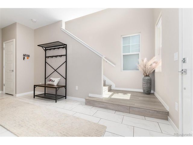 8945 Ramblestone St, Highlands Ranch, CO 80129
