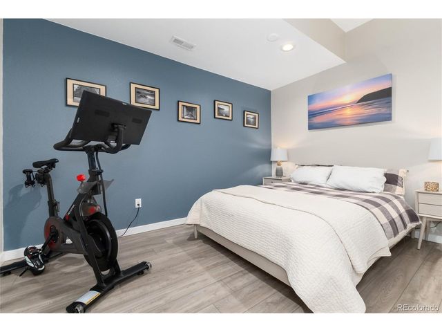 8945 Ramblestone St, Highlands Ranch, CO 80129
