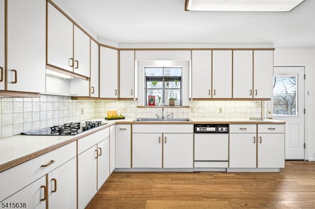 113 Crest Dr, Berkeley Heights Twp., NJ 07922