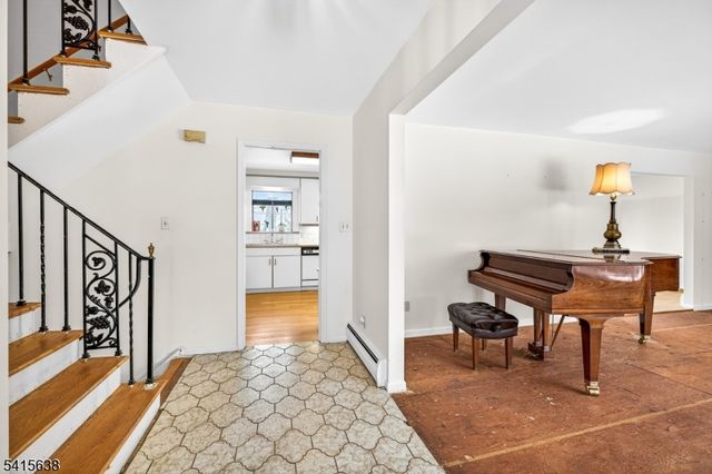 113 Crest Dr, Berkeley Heights Twp., NJ 07922