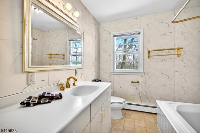 113 Crest Dr, Berkeley Heights Twp., NJ 07922