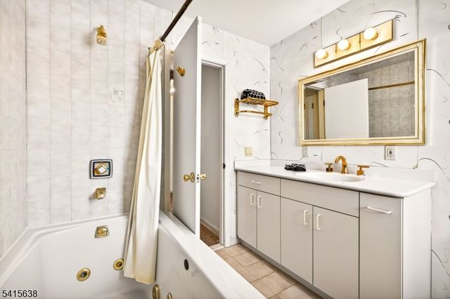 113 Crest Dr, Berkeley Heights Twp., NJ 07922