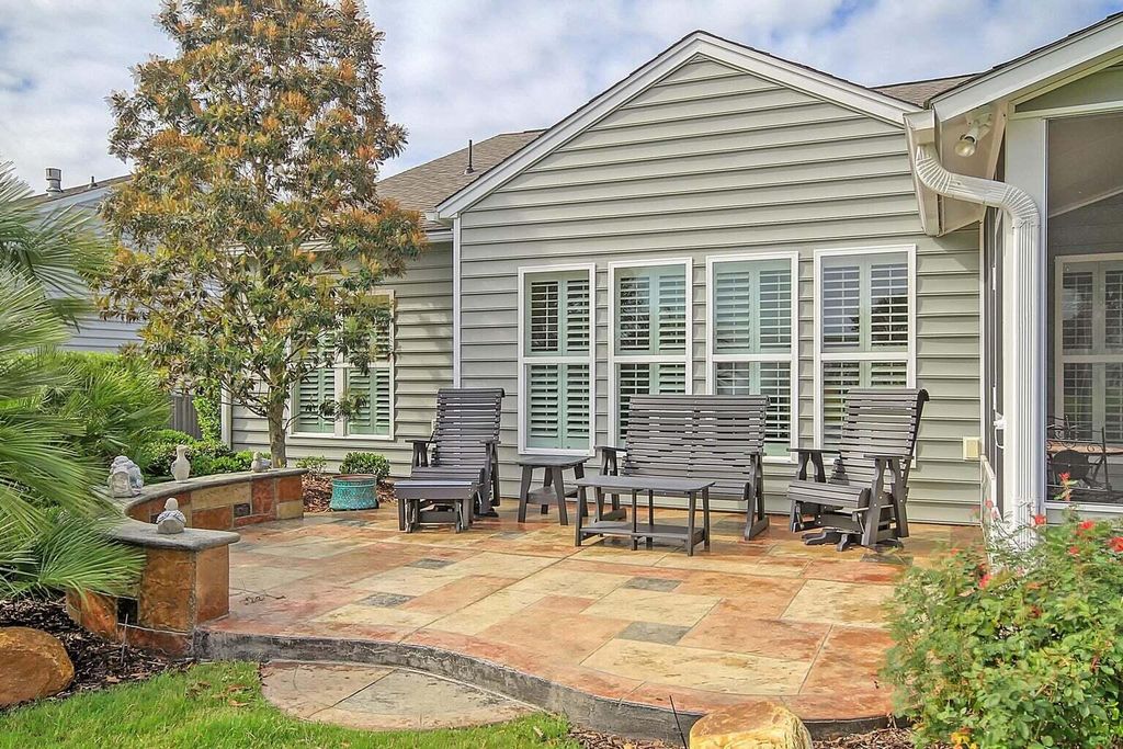 Image 11 of property listing at 120 Tugboat Lane, Summerville, SC 29486