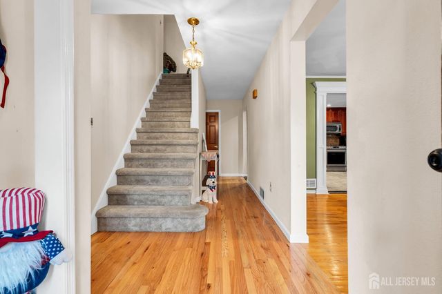 1 Macintosh Court, East Brunswick, NJ 08816