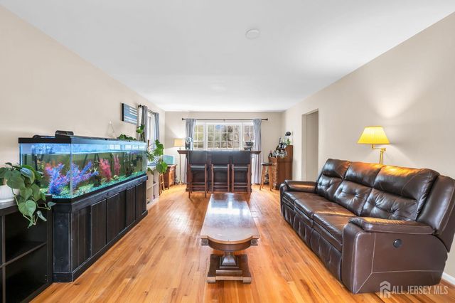 1 Macintosh Court, East Brunswick, NJ 08816