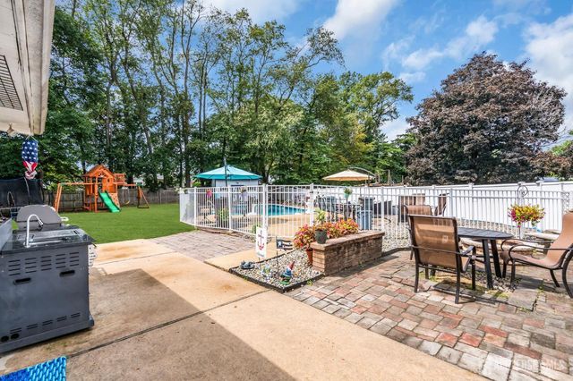1 Macintosh Court, East Brunswick, NJ 08816