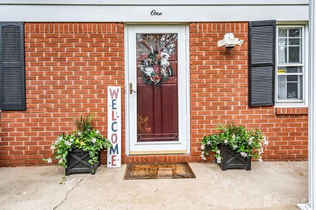 1 Macintosh Court, East Brunswick, NJ 08816