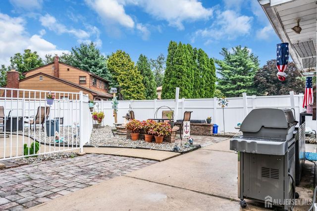 1 Macintosh Court, East Brunswick, NJ 08816