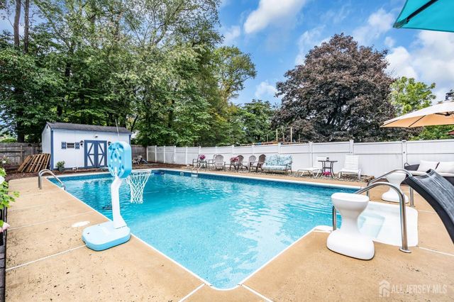 1 Macintosh Court, East Brunswick, NJ 08816