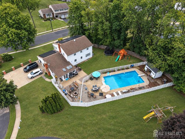 1 Macintosh Court, East Brunswick, NJ 08816