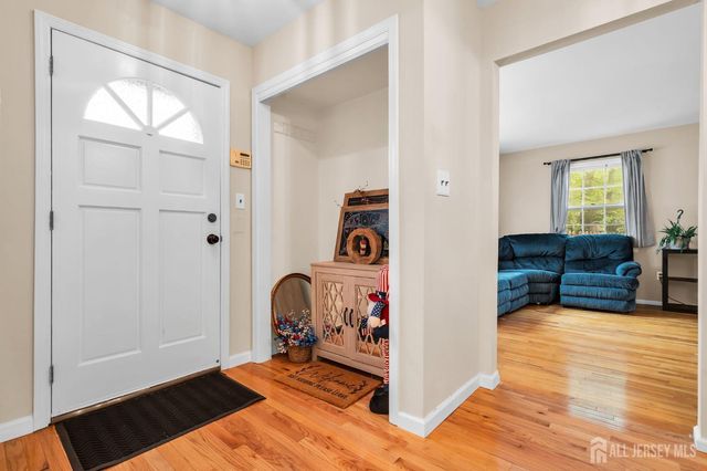 1 Macintosh Court, East Brunswick, NJ 08816