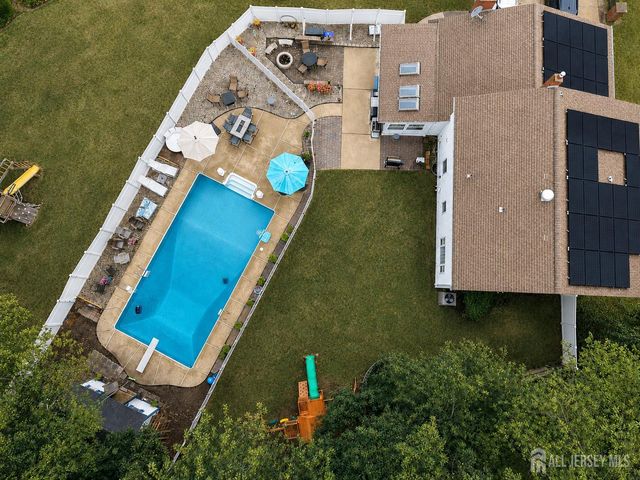 1 Macintosh Court, East Brunswick, NJ 08816