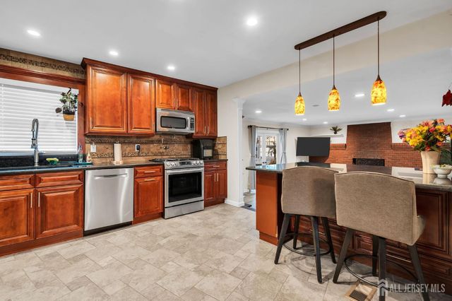 1 Macintosh Court, East Brunswick, NJ 08816