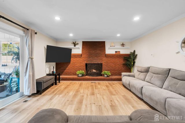 1 Macintosh Court, East Brunswick, NJ 08816