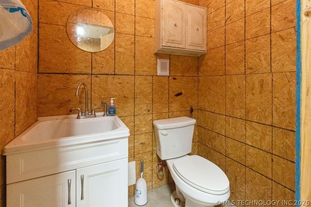 438929 E 230 Road, Vinita, OK 74301