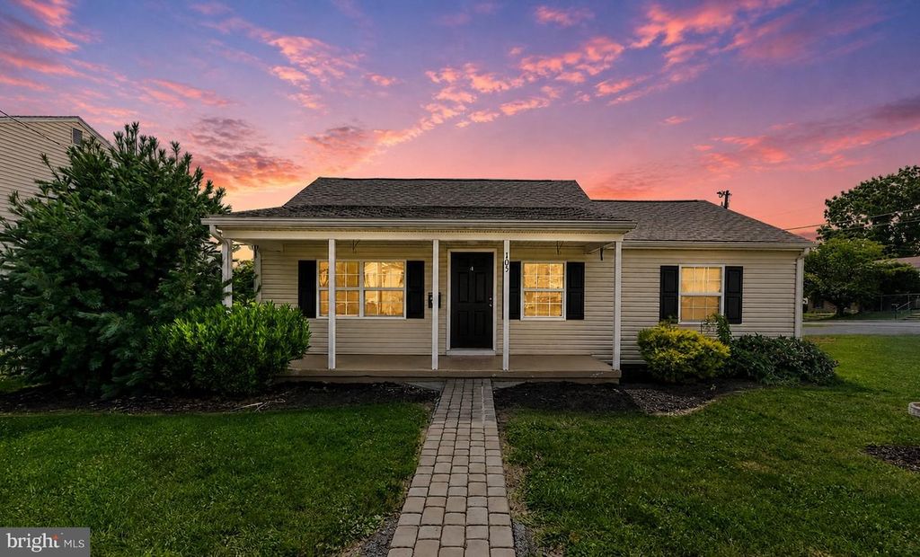 105 PRESTON, Ranson, WV 25438