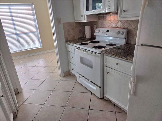 3220 69th Street F2, Galveston, TX 77551