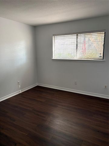 3220 69th Street F2, Galveston, TX 77551