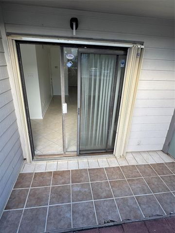 3220 69th Street F2, Galveston, TX 77551