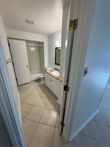 3220 69th Street F2, Galveston, TX 77551