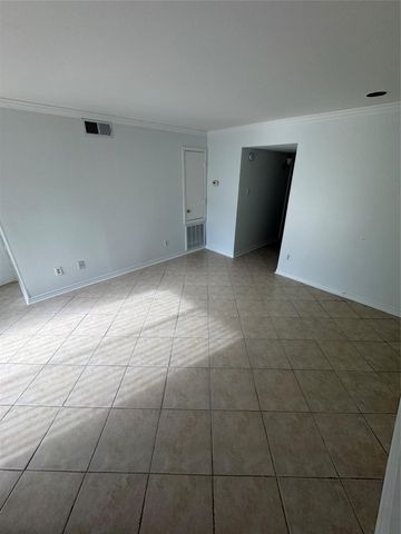 3220 69th Street F2, Galveston, TX 77551