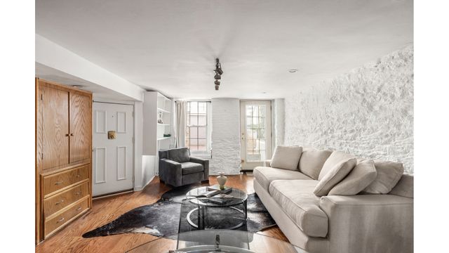 412 E 89TH Street, New York City, NY 10128