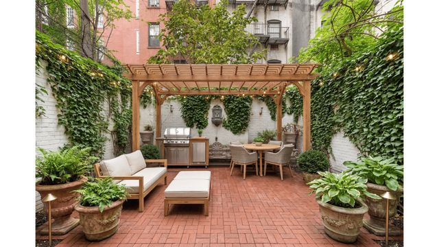 412 E 89TH Street, New York City, NY 10128