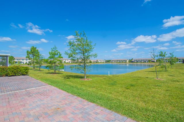 10008 W Villa Circle, Vero Beach, FL 32966
