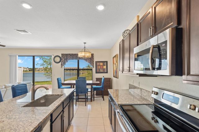 10008 W Villa Circle, Vero Beach, FL 32966