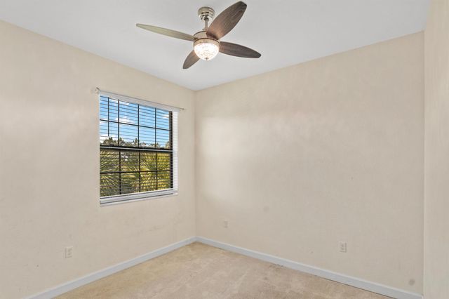 10008 W Villa Circle, Vero Beach, FL 32966