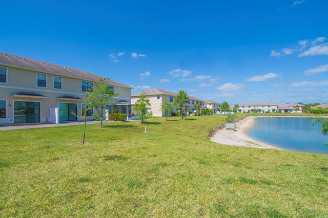 10008 W Villa Circle, Vero Beach, FL 32966