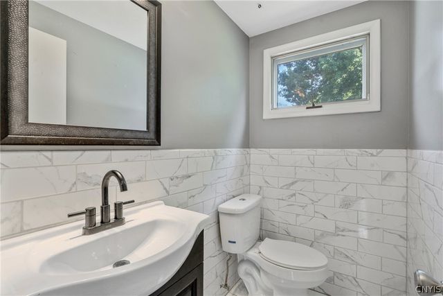 208 Manor Drive, Clay, NY 13212