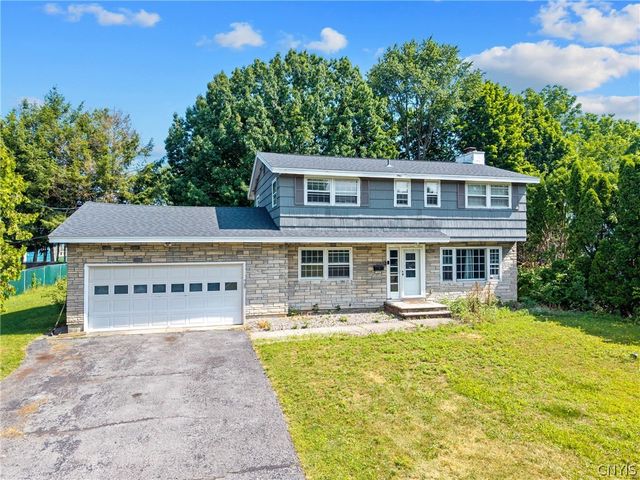 208 Manor Drive, Clay, NY 13212
