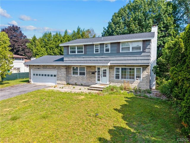 208 Manor Drive, Clay, NY 13212