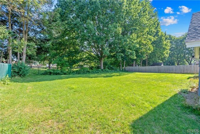 208 Manor Drive, Clay, NY 13212