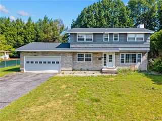 208 Manor Drive, Clay, NY 13212