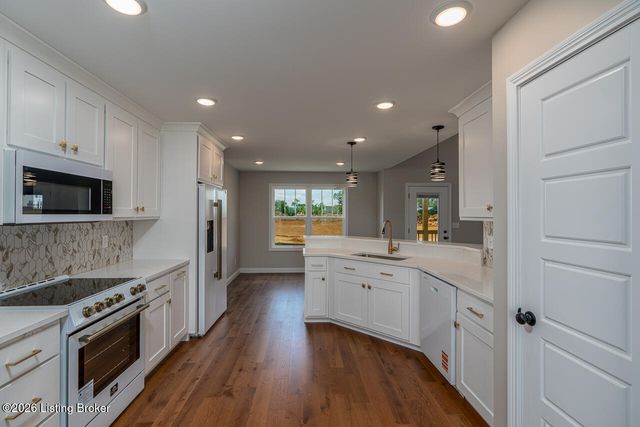 125 Broken Arrow Ct, Mt Washington, KY 40047