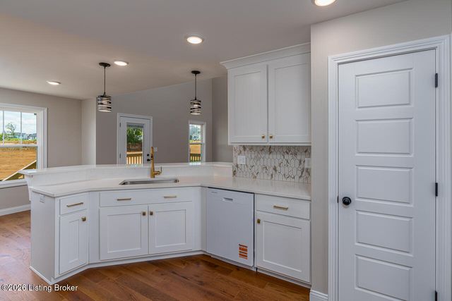 125 Broken Arrow Ct, Mt Washington, KY 40047